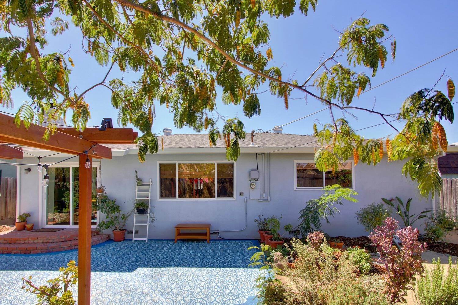 30. Single Family Homes for Active at 2393 Coolidge Way Rancho Cordova, California 95670 United States