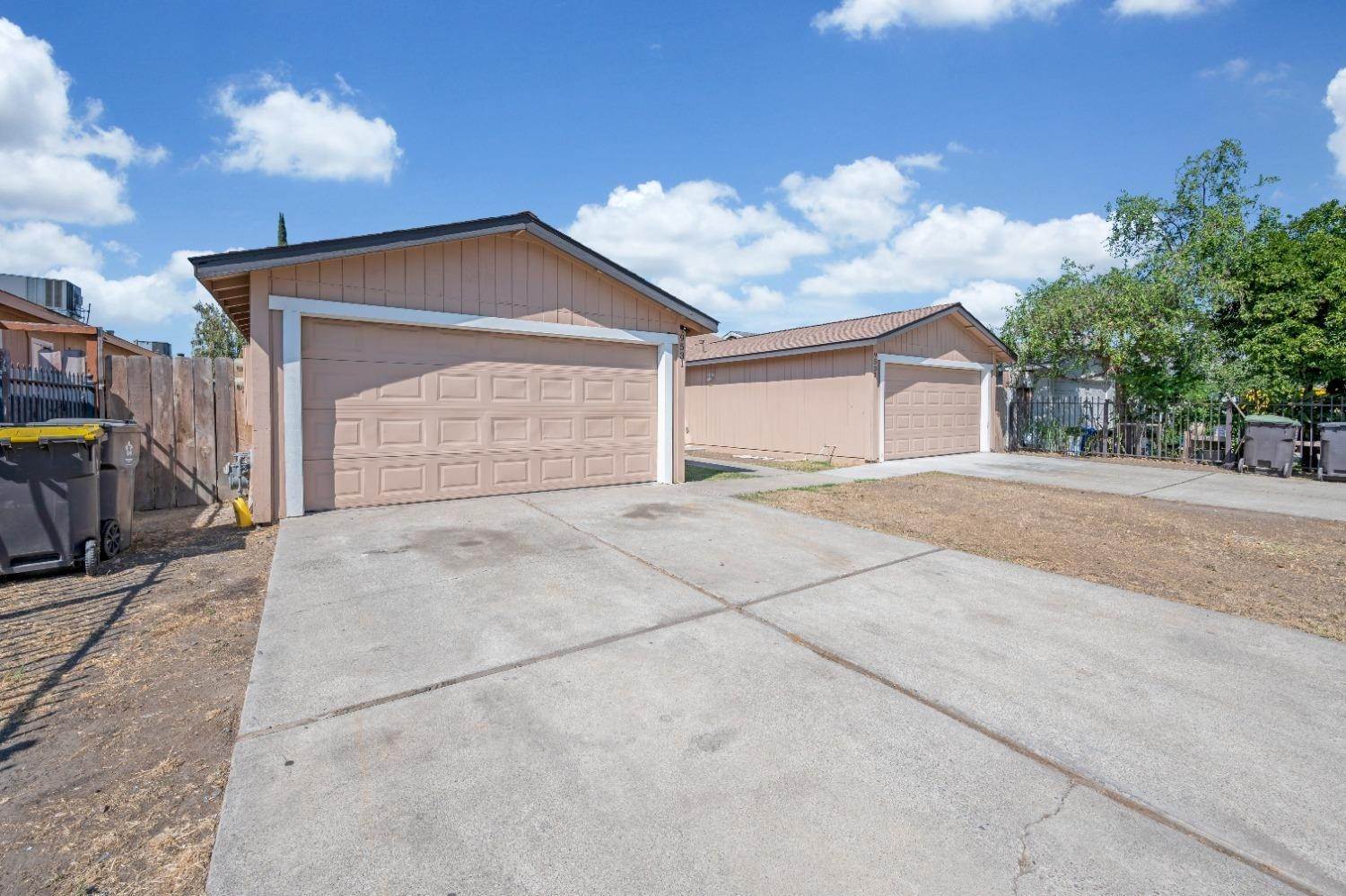 39. Duplex Homes for Active at 9531 Bancroft Way Stockton, California 95209 United States