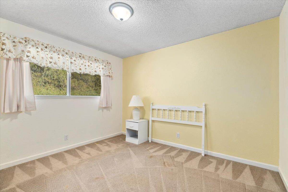 22. Single Family Homes for Active at 4481 Justine Avenue Diamond Springs, California 95619 United States