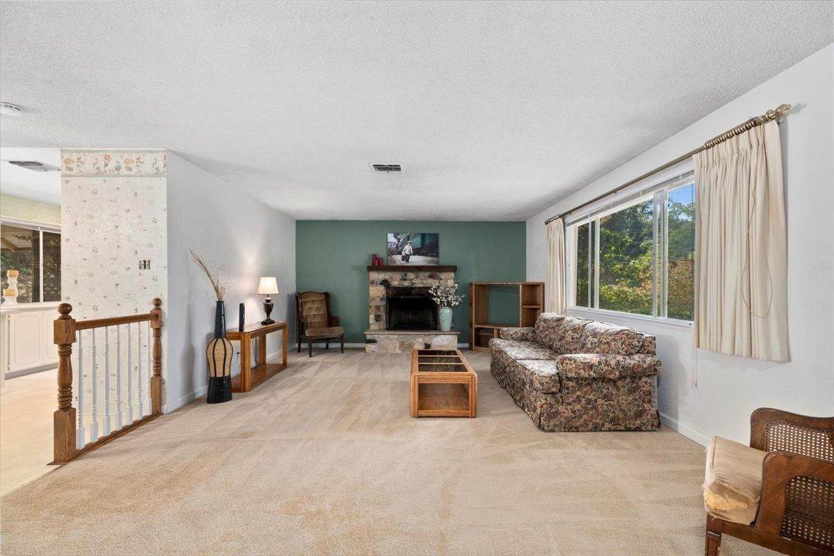 12. Single Family Homes for Active at 4481 Justine Avenue Diamond Springs, California 95619 United States