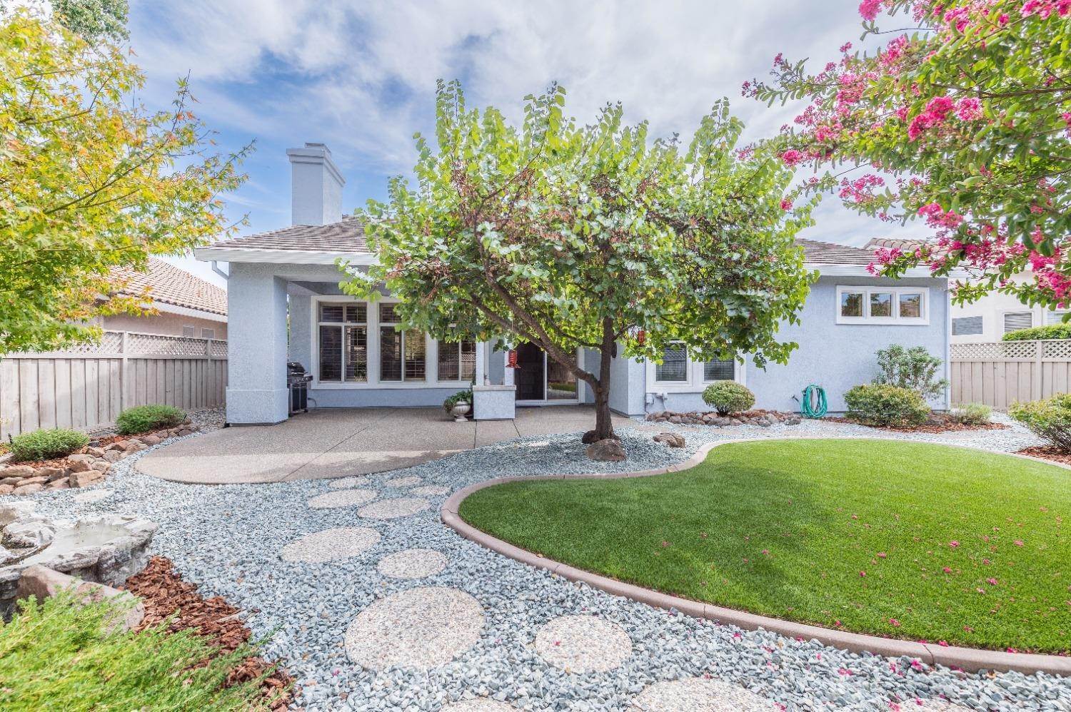 27. Single Family Homes for Active at 4109 Napa Loop Roseville, California 95747 United States