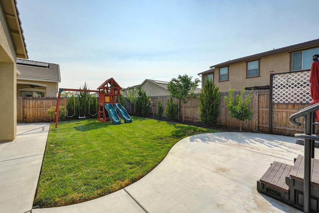 42. Single Family Homes for Active at 2161 Somers Street Roseville, California 95747 United States