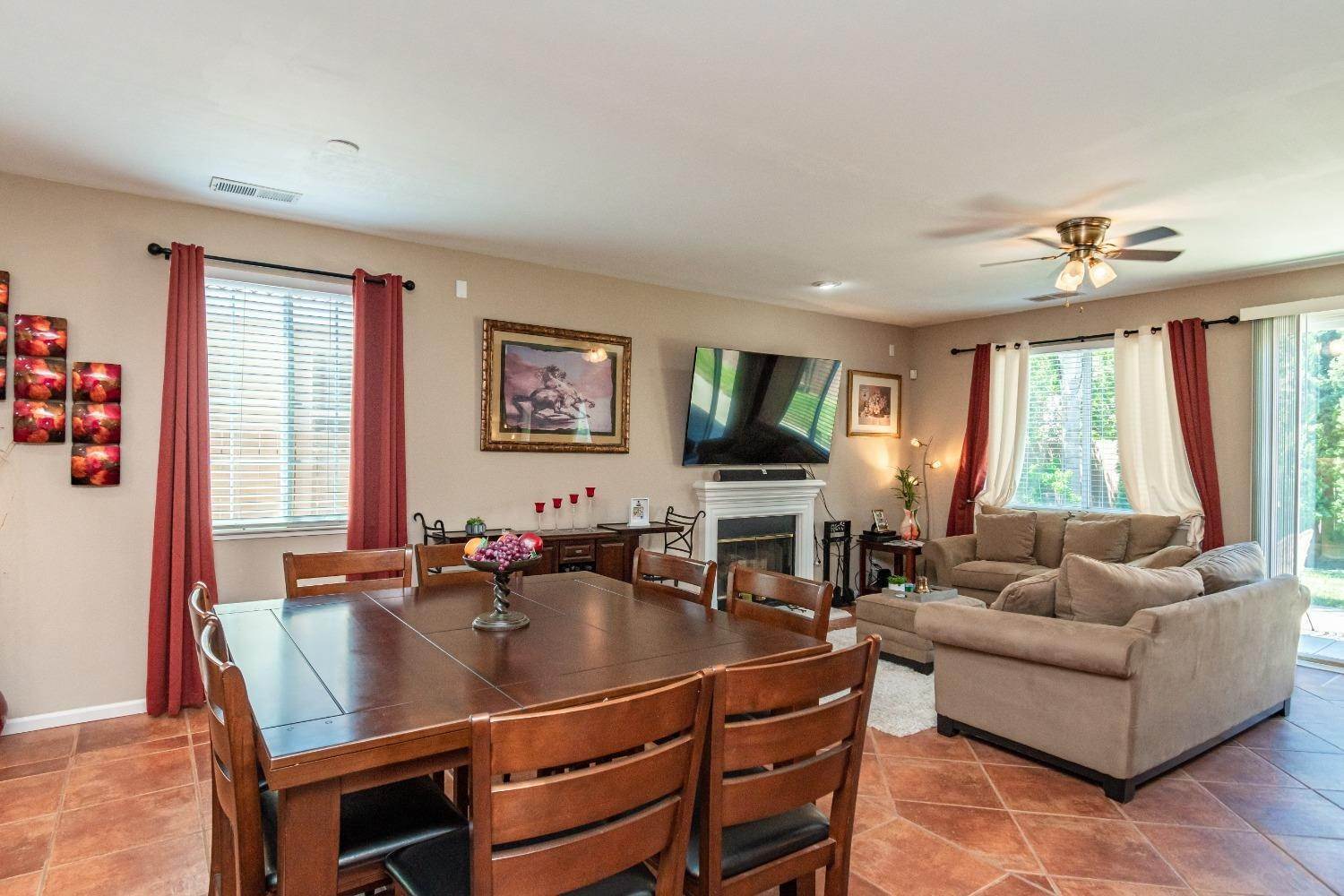 22. Single Family Homes for Active at 207 Barcelona Drive Tracy, California 95377 United States