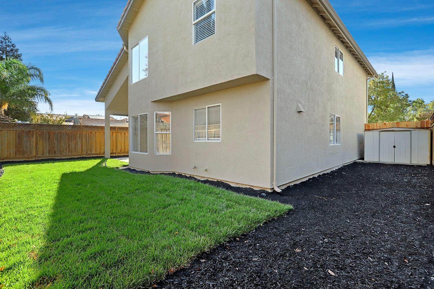 45. Single Family Homes for Active at 2125 Holder Lane Tracy, California 95377 United States