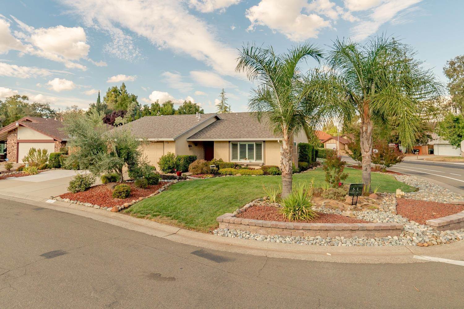2. Single Family Homes for Active at 5487 Plantain Circle Orangevale, California 95662 United States