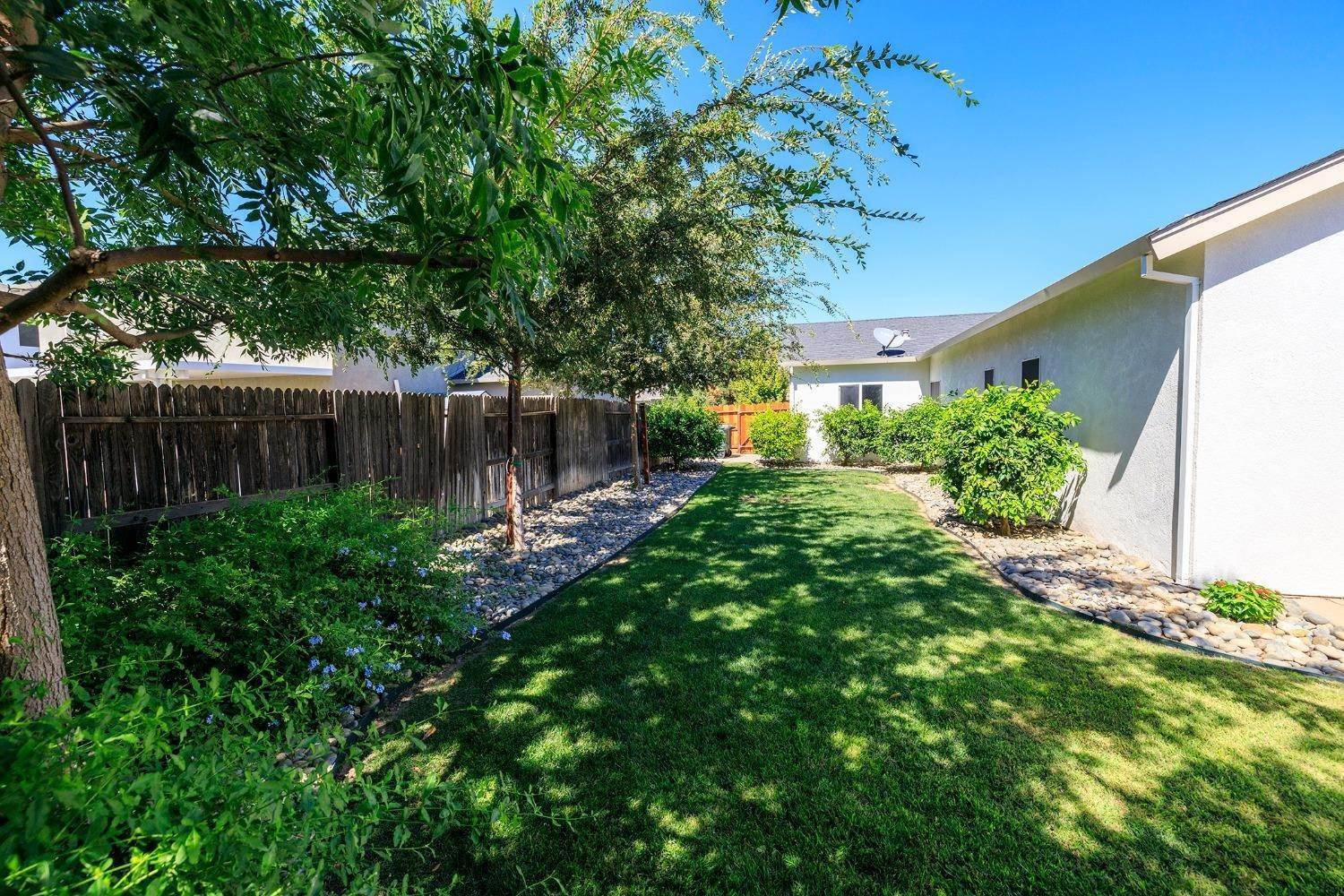 39. Single Family Homes for Active at 7104 Prelude Lane Hughson, California 95326 United States