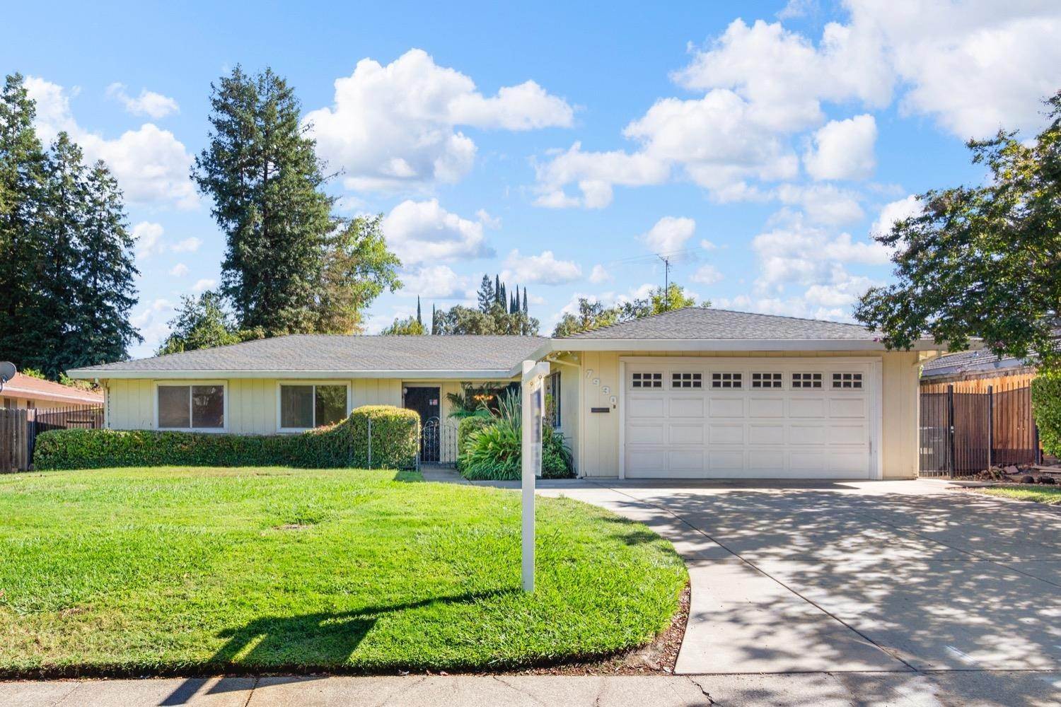1. Single Family Homes for Active at 7930 Wildridge Drive Fair Oaks, California 95628 United States