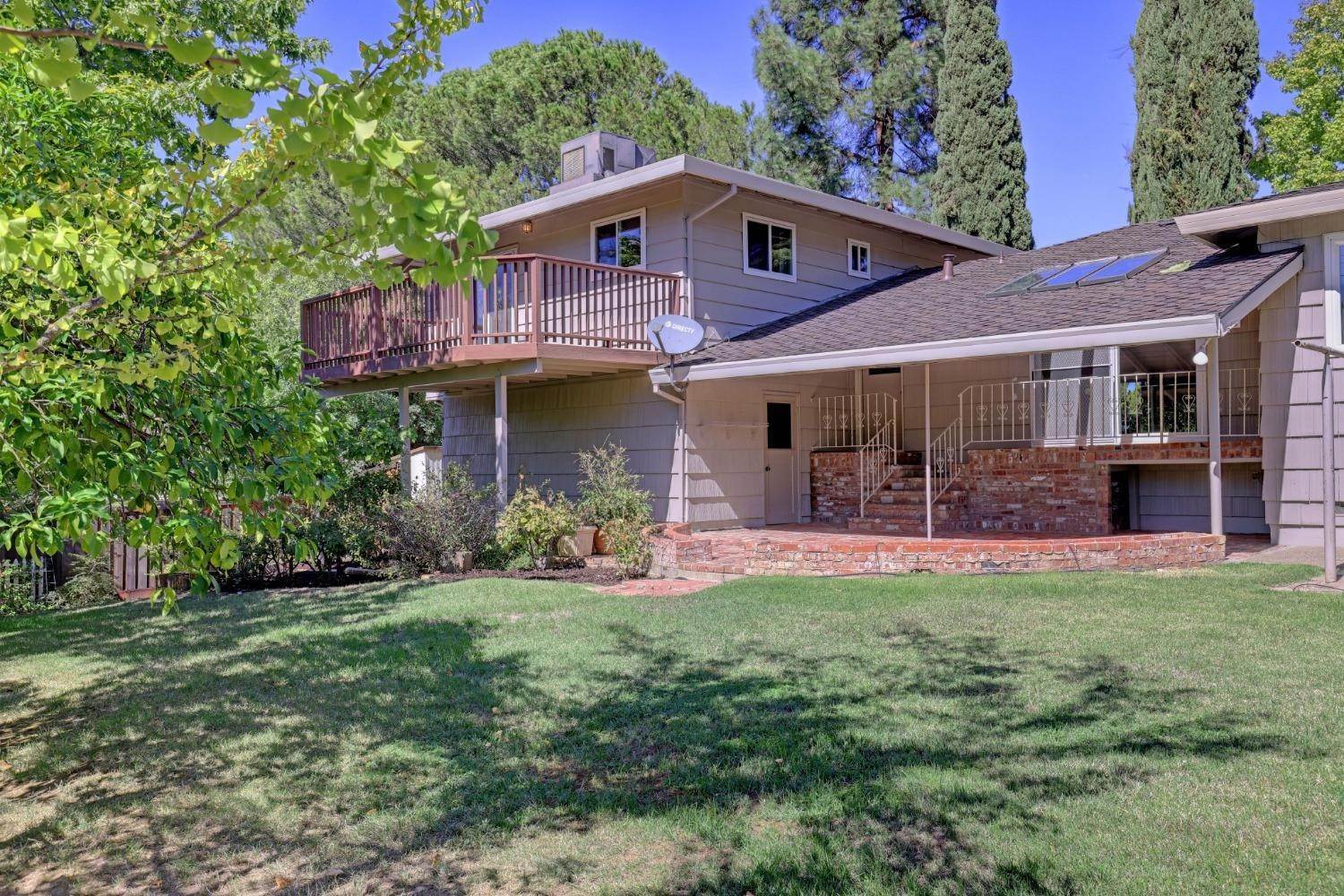 38. Single Family Homes for Active at 7802 Olympic Way Fair Oaks, California 95628 United States