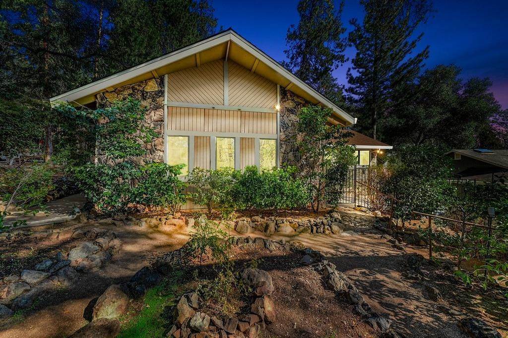 1. Single Family Homes for Active at 11190 S Bobolink Way Auburn, California 95602 United States