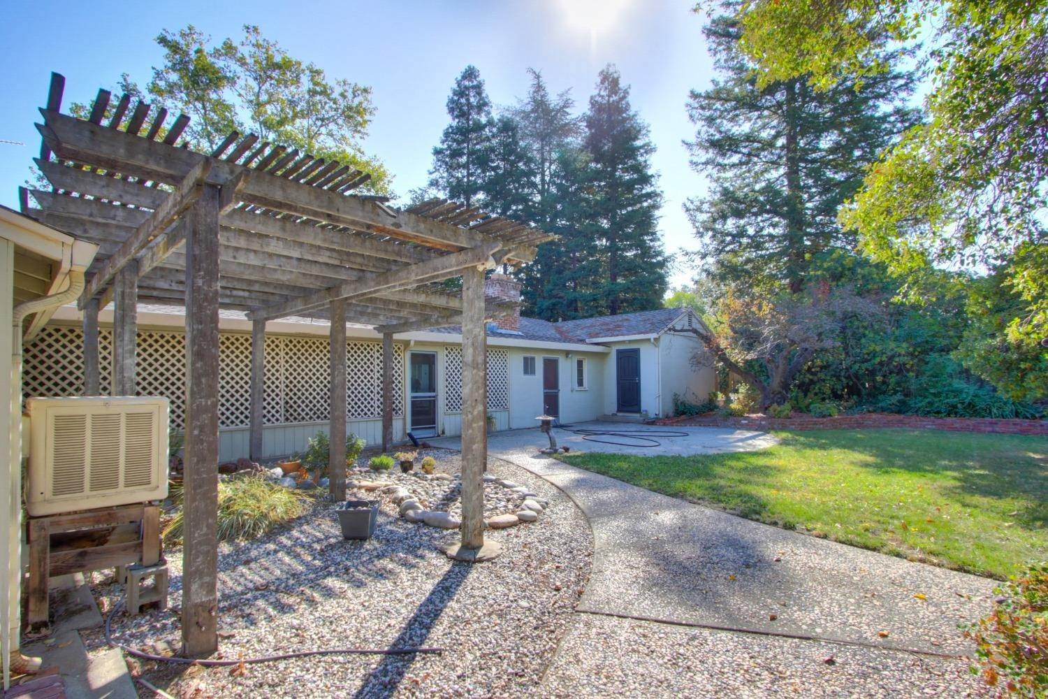 45. Single Family Homes for Active at 4671 Pasadena Avenue Sacramento, California 95821 United States