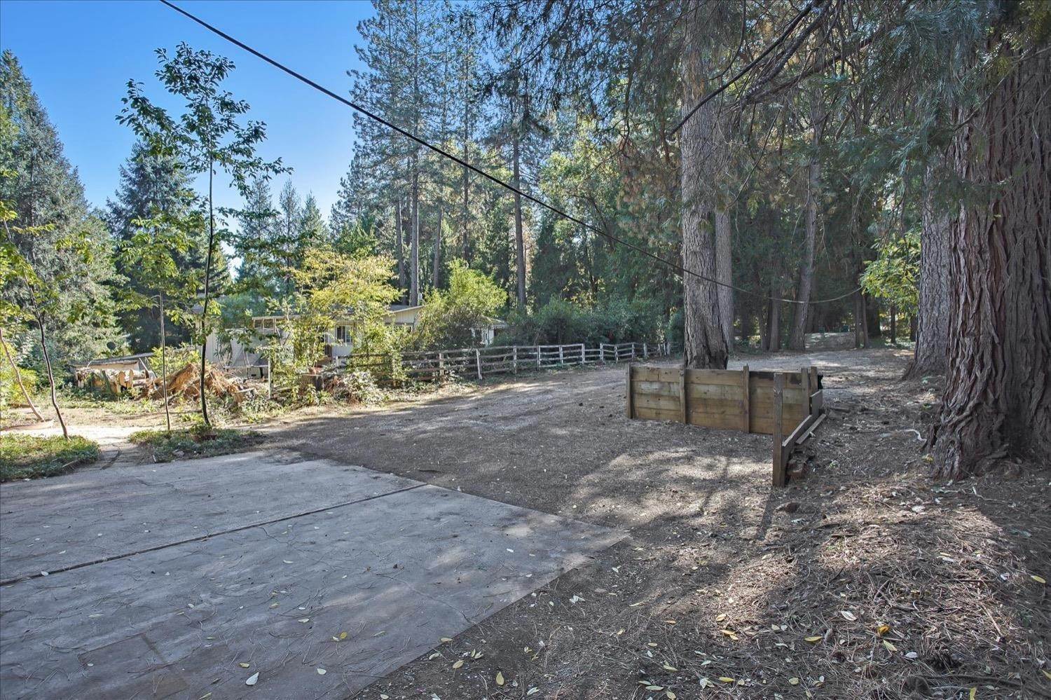 5. Single Family Homes for Active at 13544 Peardale Road Grass Valley, California 95945 United States