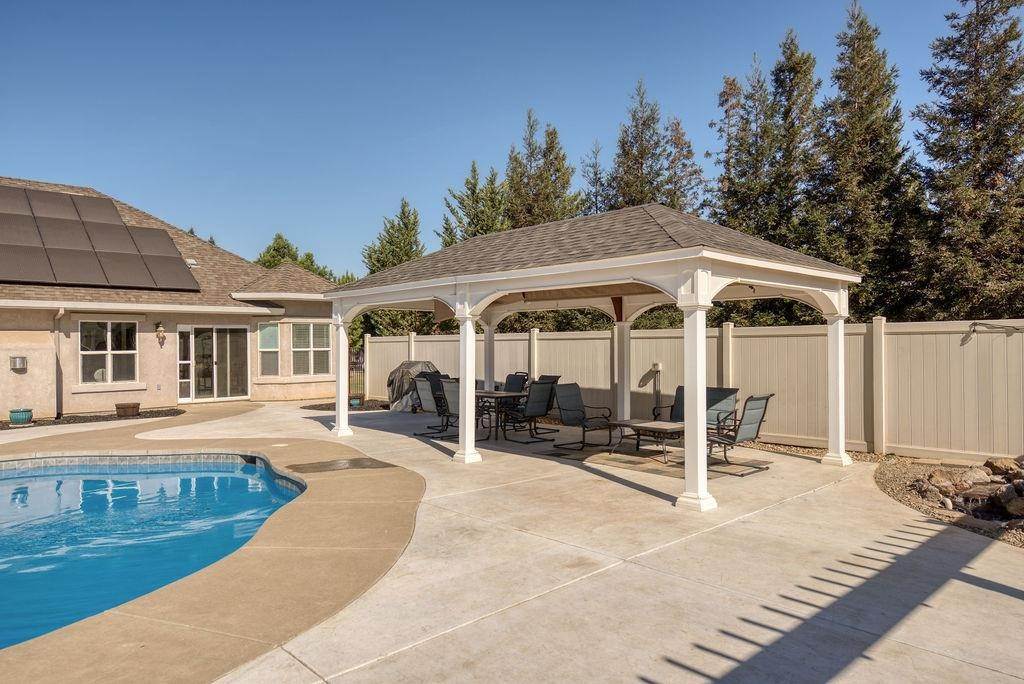 36. Single Family Homes for Active at 21544 Cherry Glen Court Linden, California 95236 United States