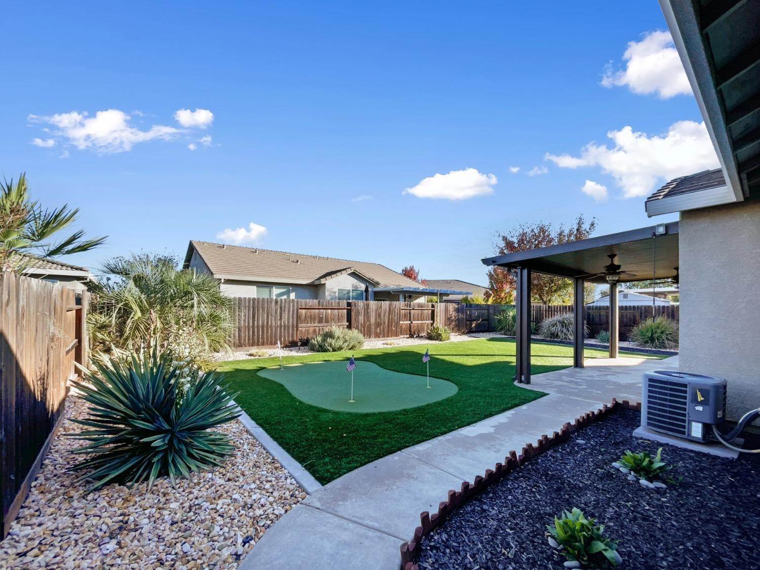 17. Single Family Homes for Active at 12377 Canyonlands Drive Rancho Cordova, California 95742 United States