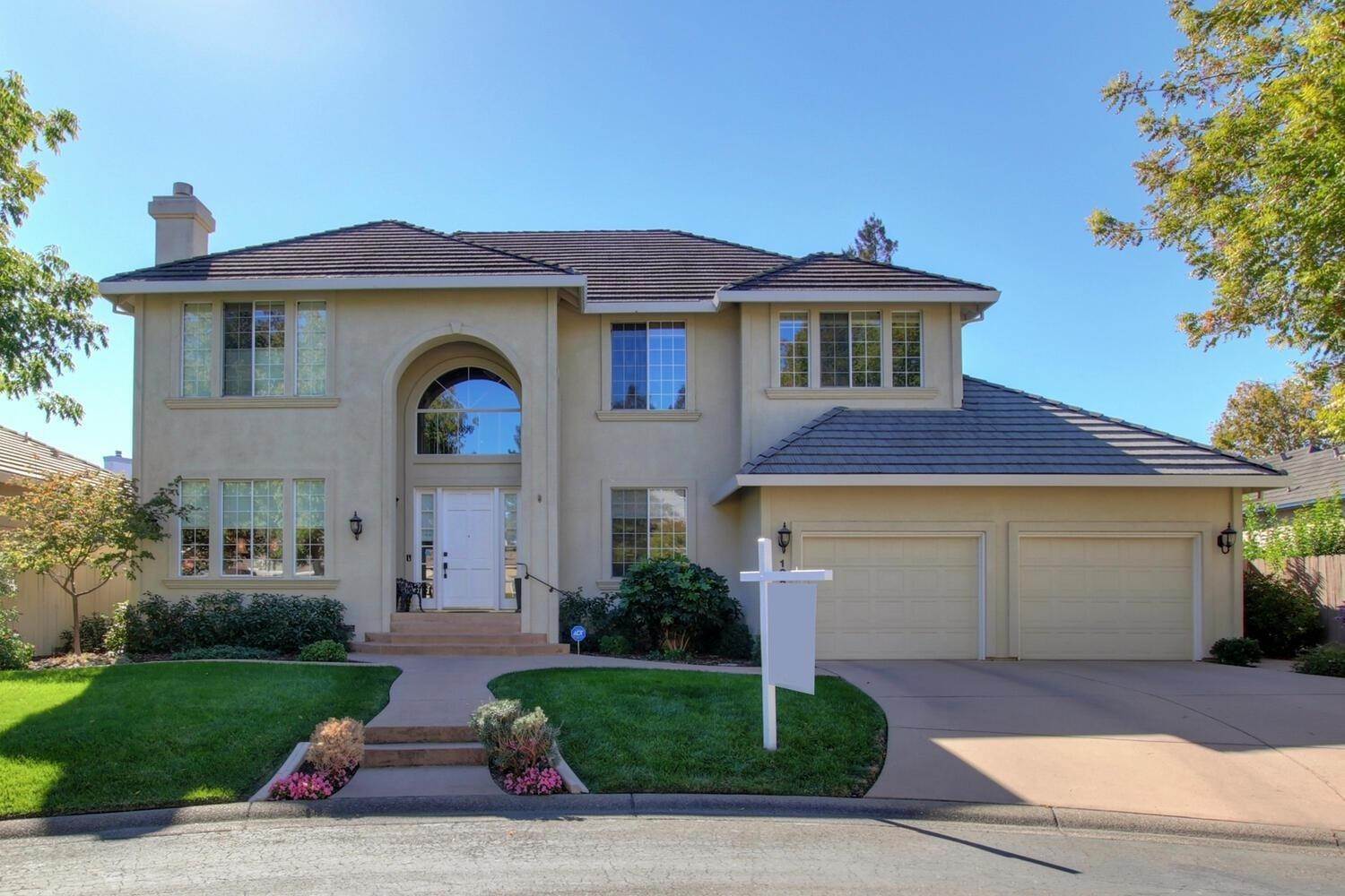 Single Family Homes for Active at 1061 E Landing Way Sacramento, California 95831 United States