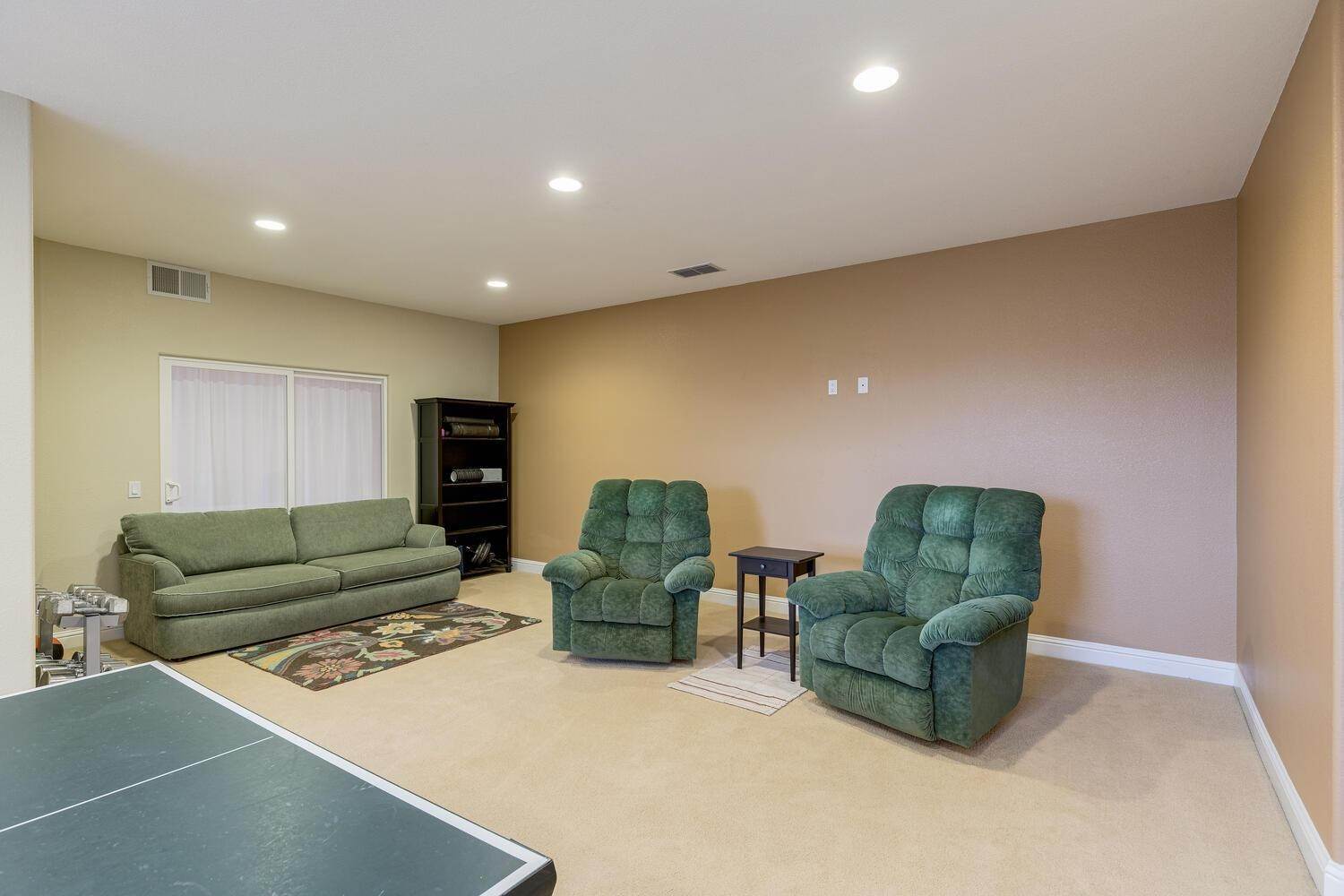 38. Single Family Homes for Active at 525 Oakhurst Terrace Auburn, California 95603 United States