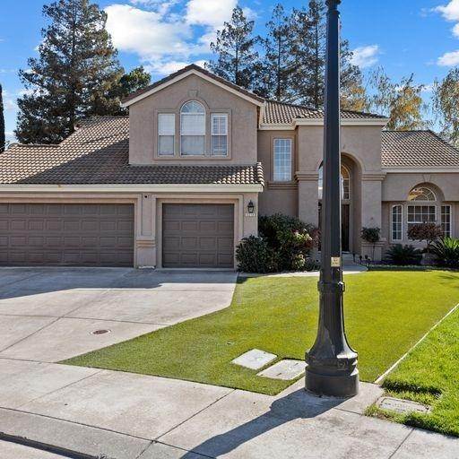 Single Family Homes for Active at 5318 N Brook Valley Court Stockton, California 95219 United States