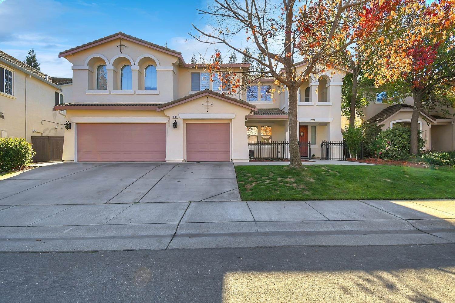 Single Family Homes for Active at 191 Menard Circle Sacramento, California 95835 United States
