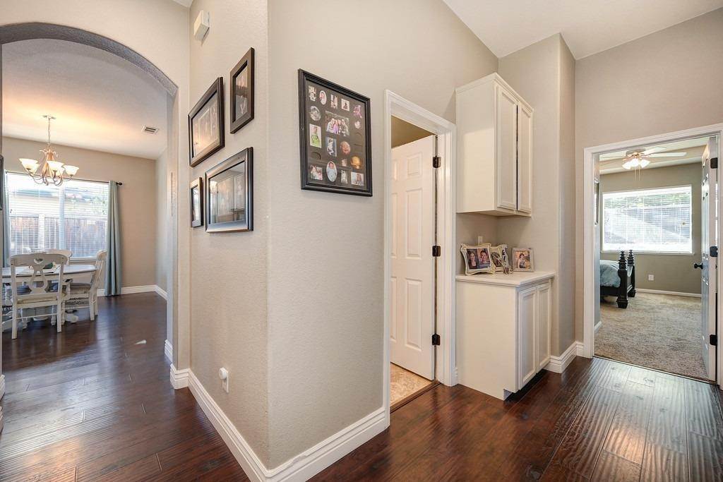 21. Single Family Homes for Active at 6210 Canvasback Court Rocklin, California 95765 United States