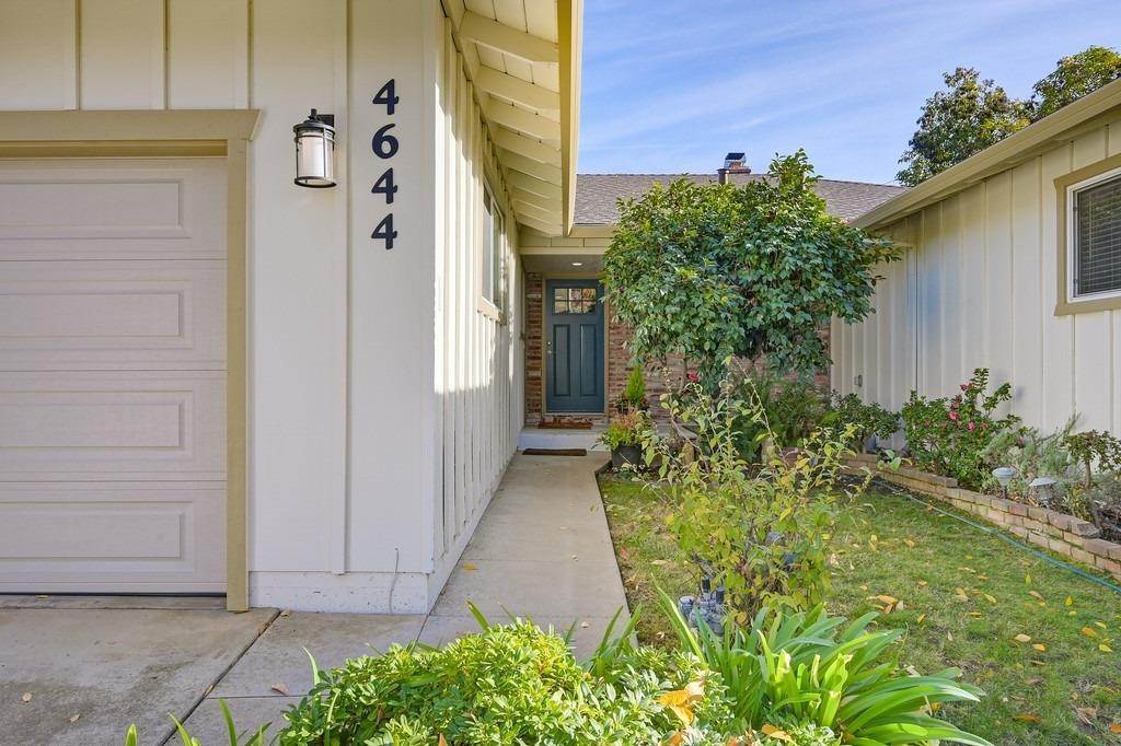 1. Single Family Homes for Active at 4644 Hixon Circle Carmichael, California 95608 United States