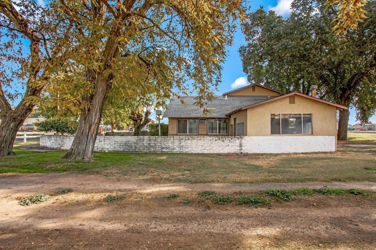 23. Single Family Homes for Active at 6349 Gertrude Avenue Winton, California 95388 United States