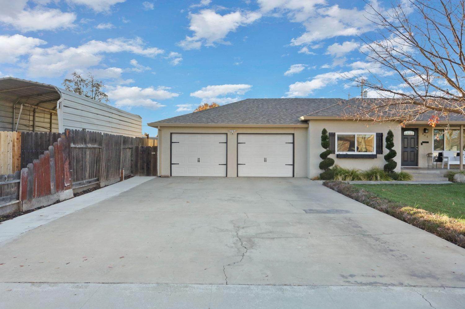 5. Single Family Homes for Active at 841 Vera Avenue Ripon, California 95366 United States