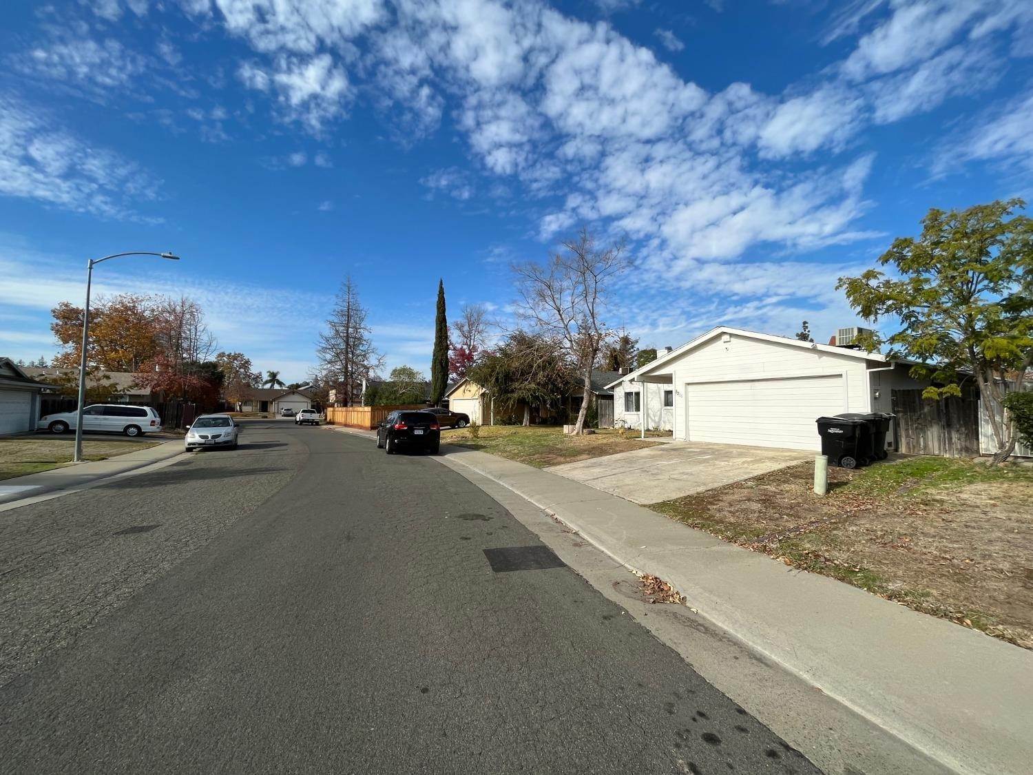 2. Single Family Homes for Active at 8211 Wheatfield Way Sacramento, California 95828 United States