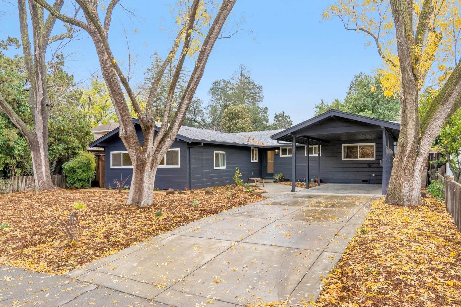 Single Family Homes por un Venta en 402 12th Street Davis, California 95616 Estados Unidos