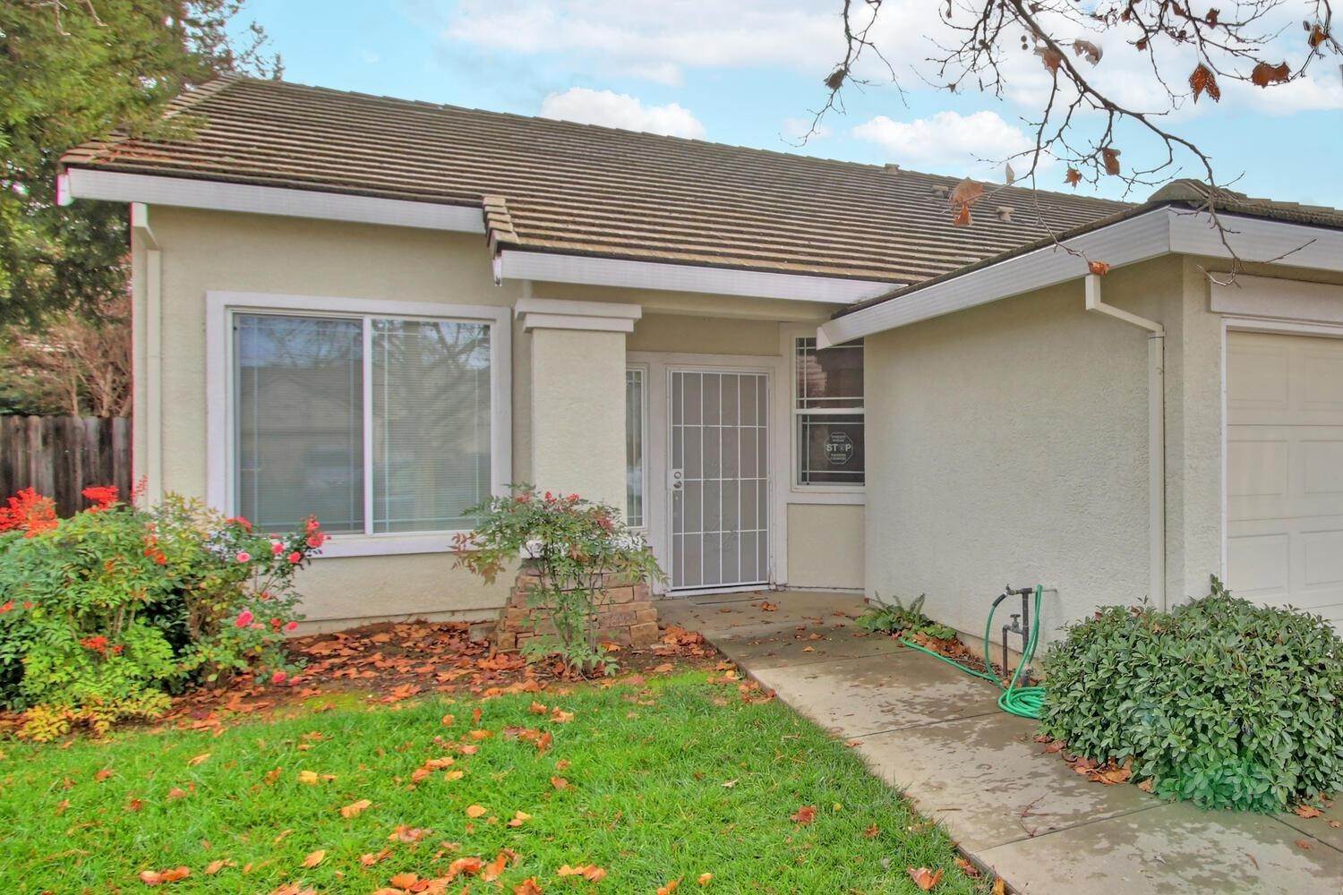 2. Single Family Homes for Active at 5212 Gloriosa Court Elk Grove, California 95757 United States