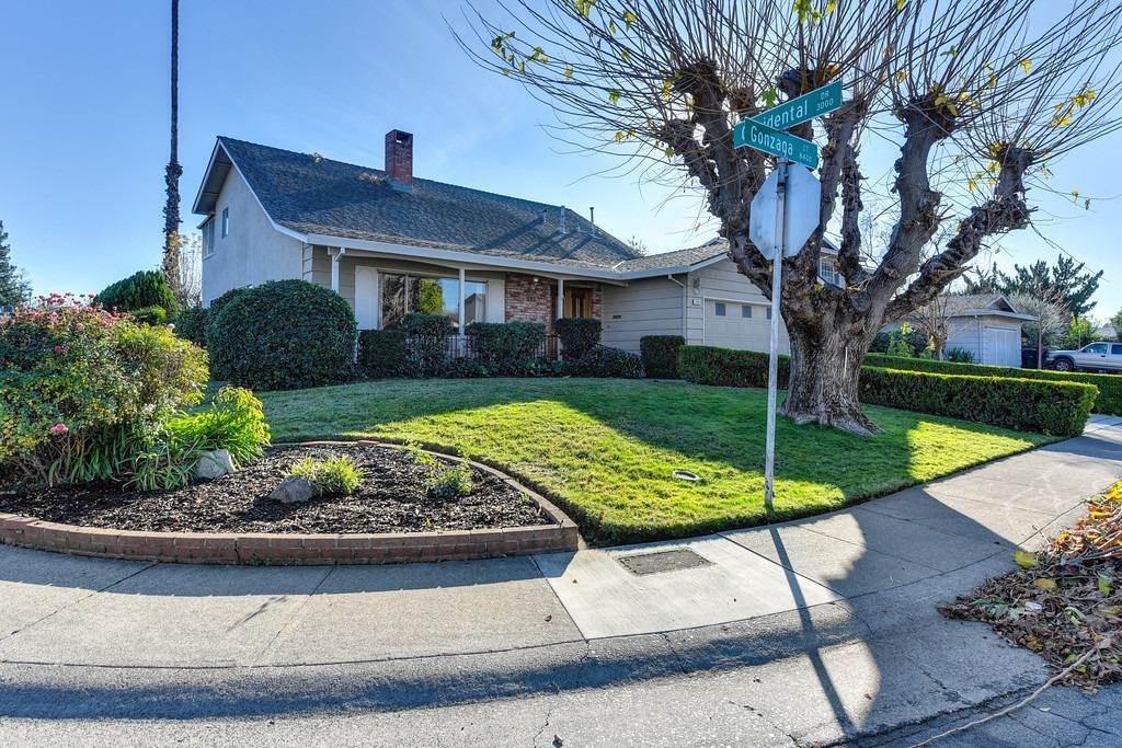 Single Family Homes for Active at 8416 Gonzaga Court Sacramento, California 95826 United States