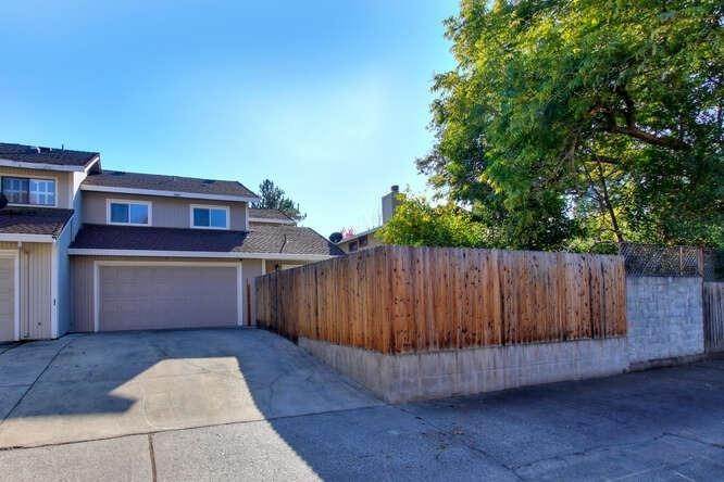 31. Single Family Homes for Active at 5611 Zoram Court Sacramento, California 95841 United States