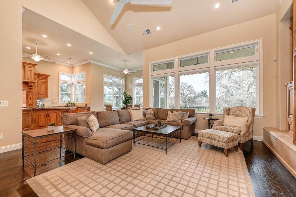 14. Single Family Homes for Active at 4022 Legend Drive Rocklin, California 95765 United States