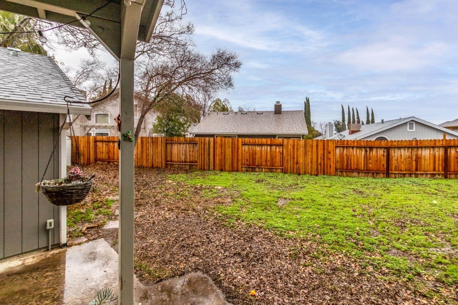 32. Single Family Homes for Active at 8320 Woodgreen Court Antelope, California 95843 United States