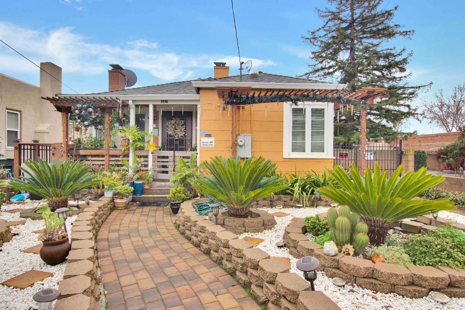 Single Family Homes 为 销售 在 337 Dolores Avenue 圣莱安德罗, 加利福尼亚州 94577 美国