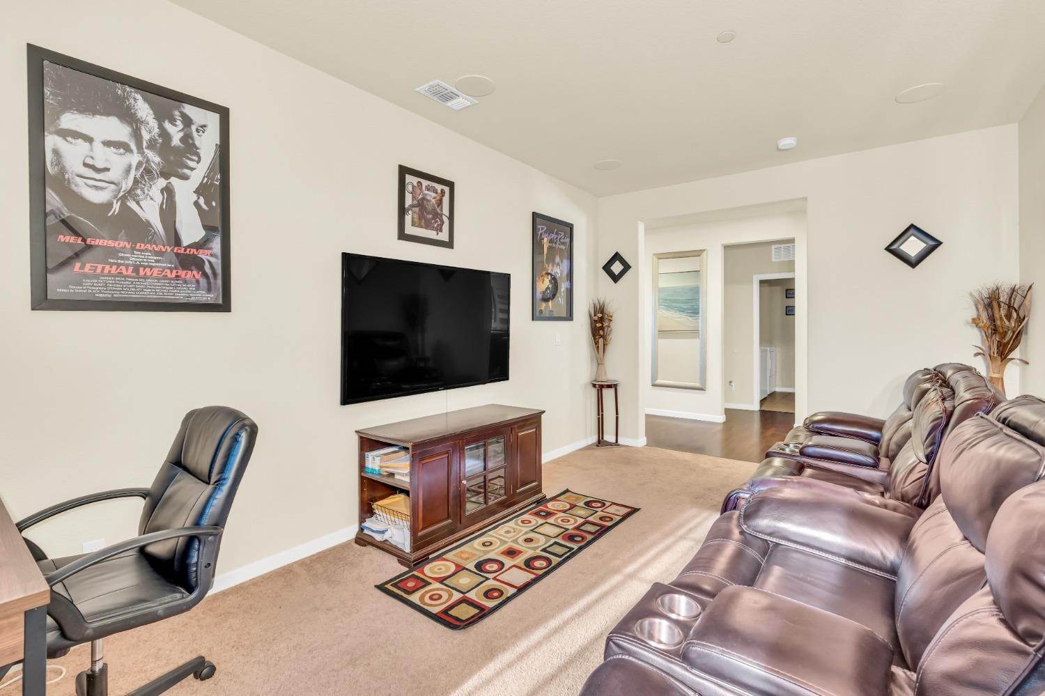 19. Single Family Homes for Active at 10101 Avocado Way Elk Grove, California 95757 United States