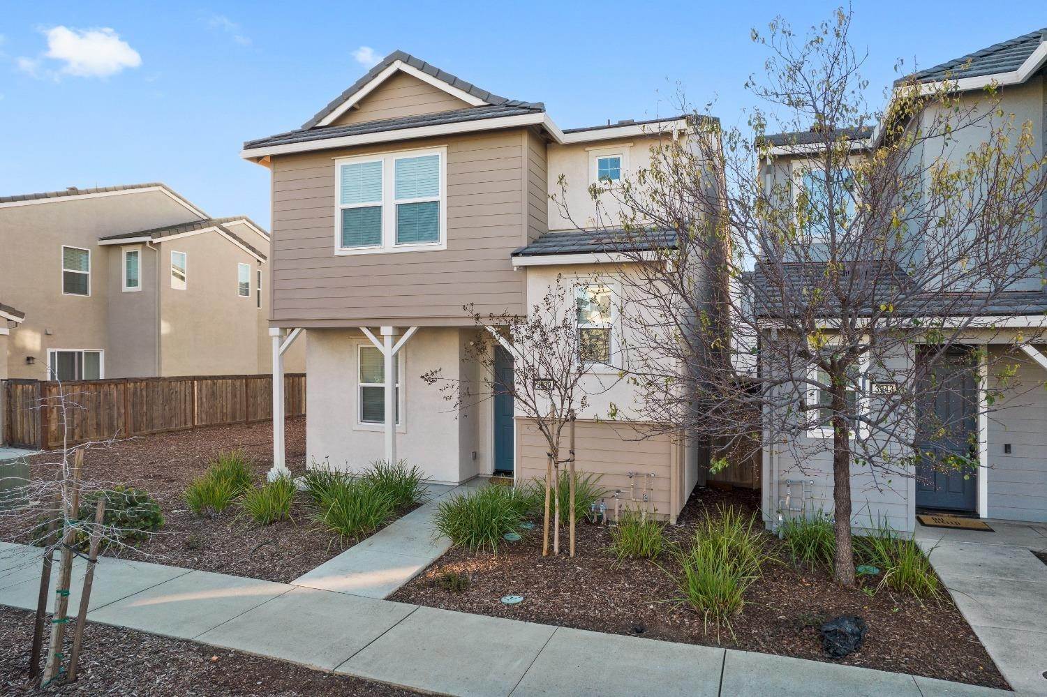 4. Single Family Homes for Active at 3939 Streamline Street Sacramento, California 95834 United States