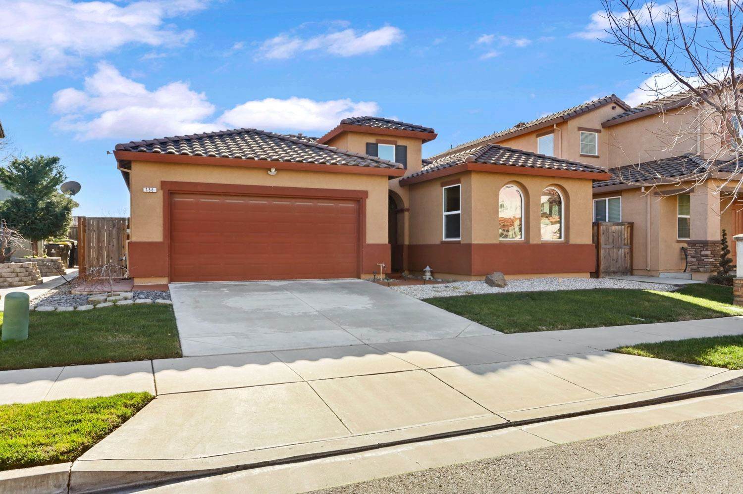 Single Family Homes 为 销售 在 358 Johnson Ferry Road Lathrop, 加利福尼亚州 95330 美国