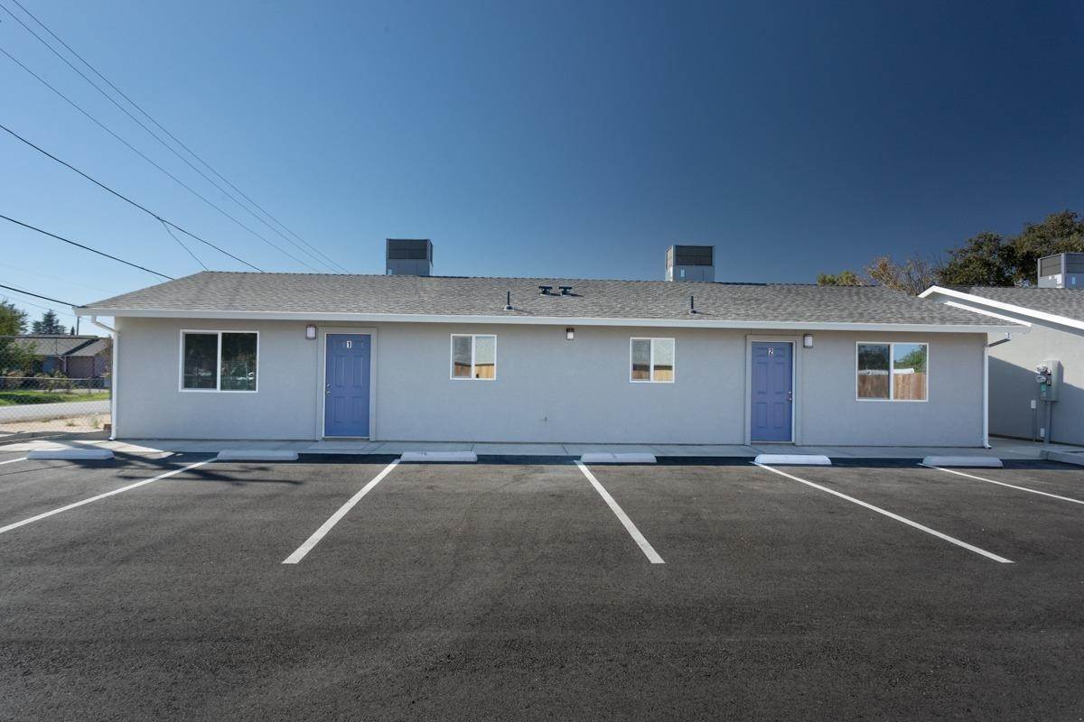 Single Family Homes 为 销售 在 1821 8th Avenue Olivehurst, 加利福尼亚州 95961 美国