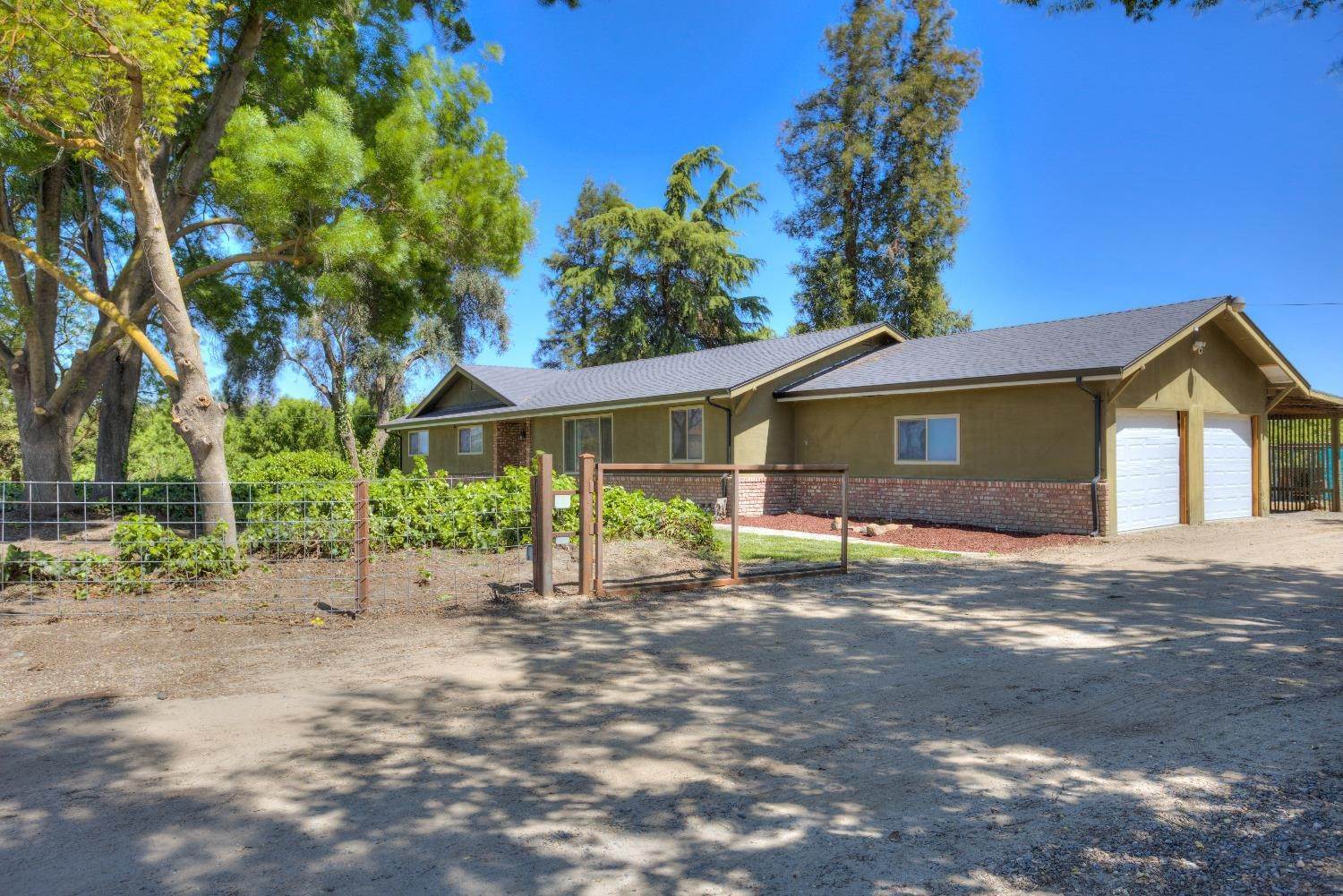 Single Family Homes 为 销售 在 312 N Verduga Road Turlock, 加利福尼亚州 95380 美国