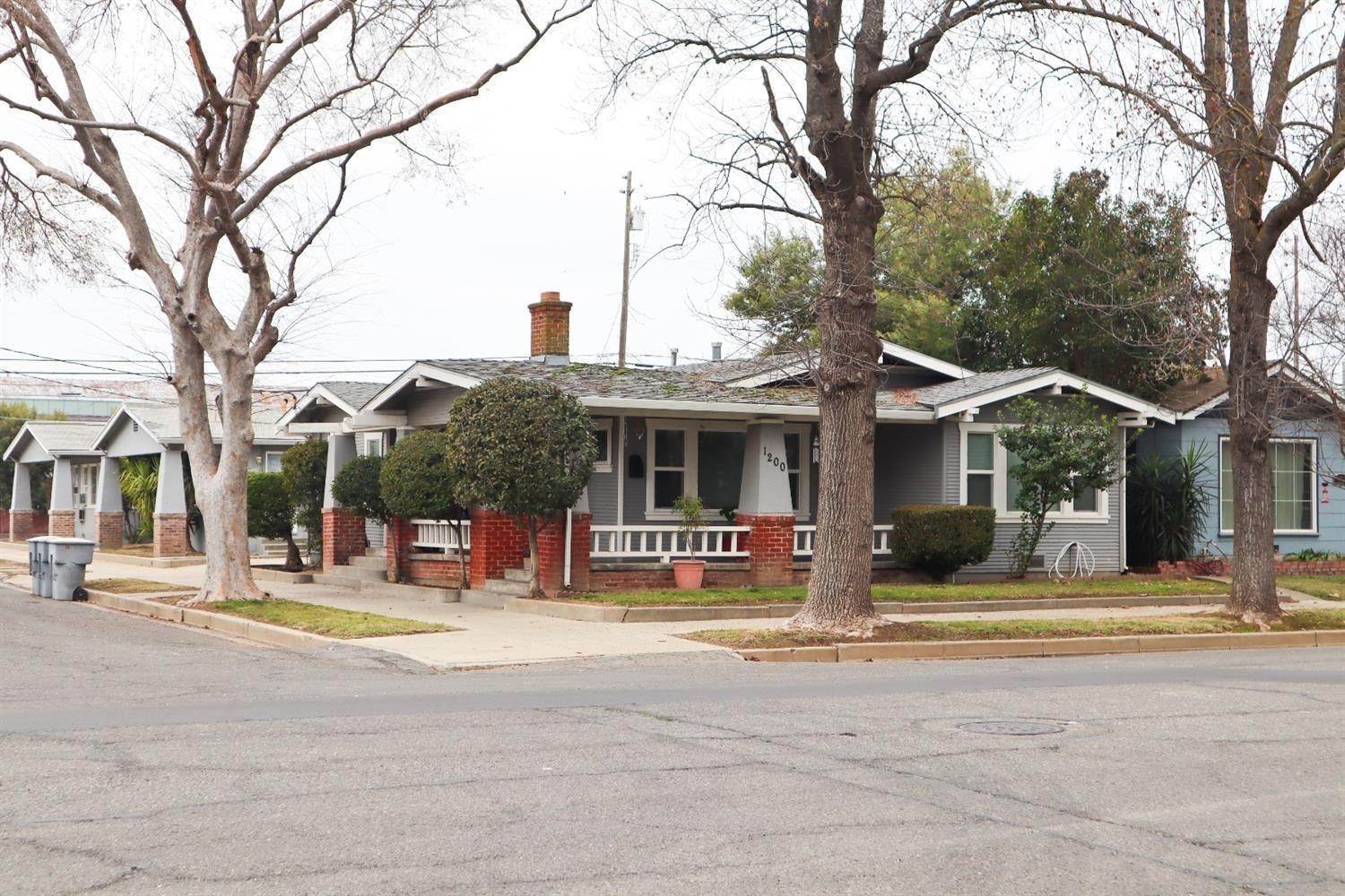 Single Family Homes 为 销售 在 401 12th Street Marysville, 加利福尼亚州 95901 美国