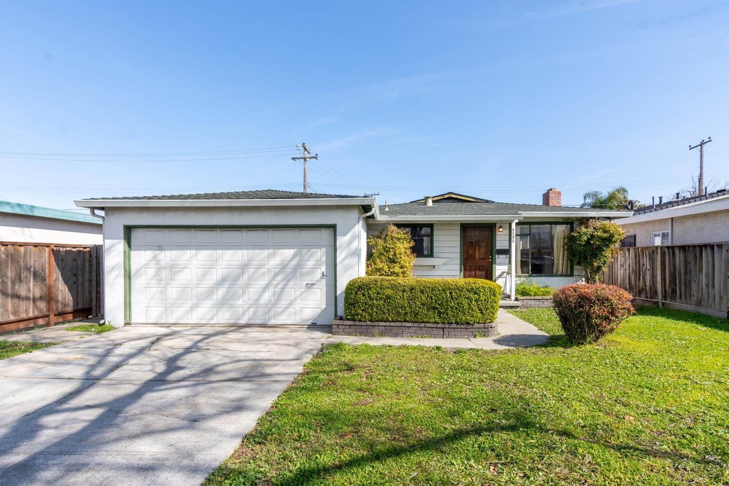 Single Family Homes por un Venta en 1121 Kiely Boulevard Santa Clara, California 95051 Estados Unidos