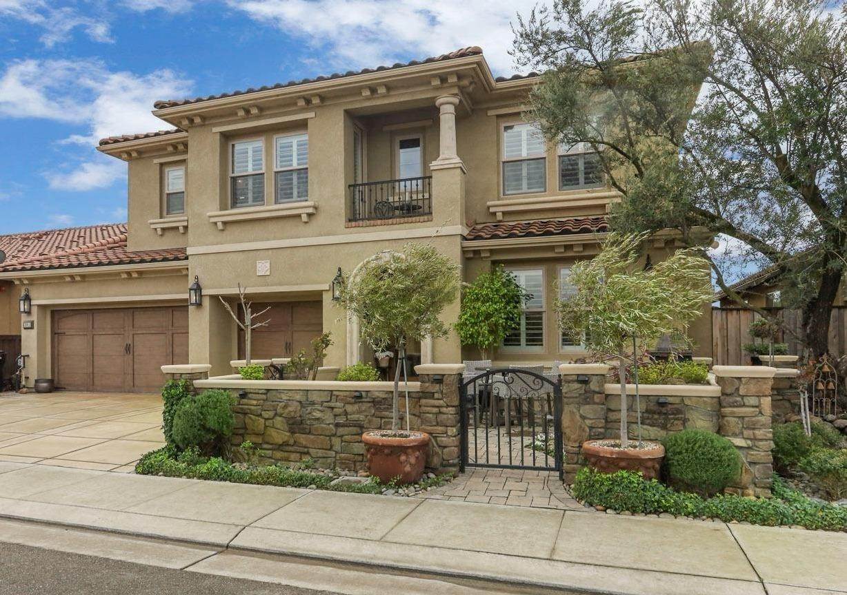Single Family Homes 为 销售 在 3912 Castellina Way Manteca, 加利福尼亚州 95337 美国