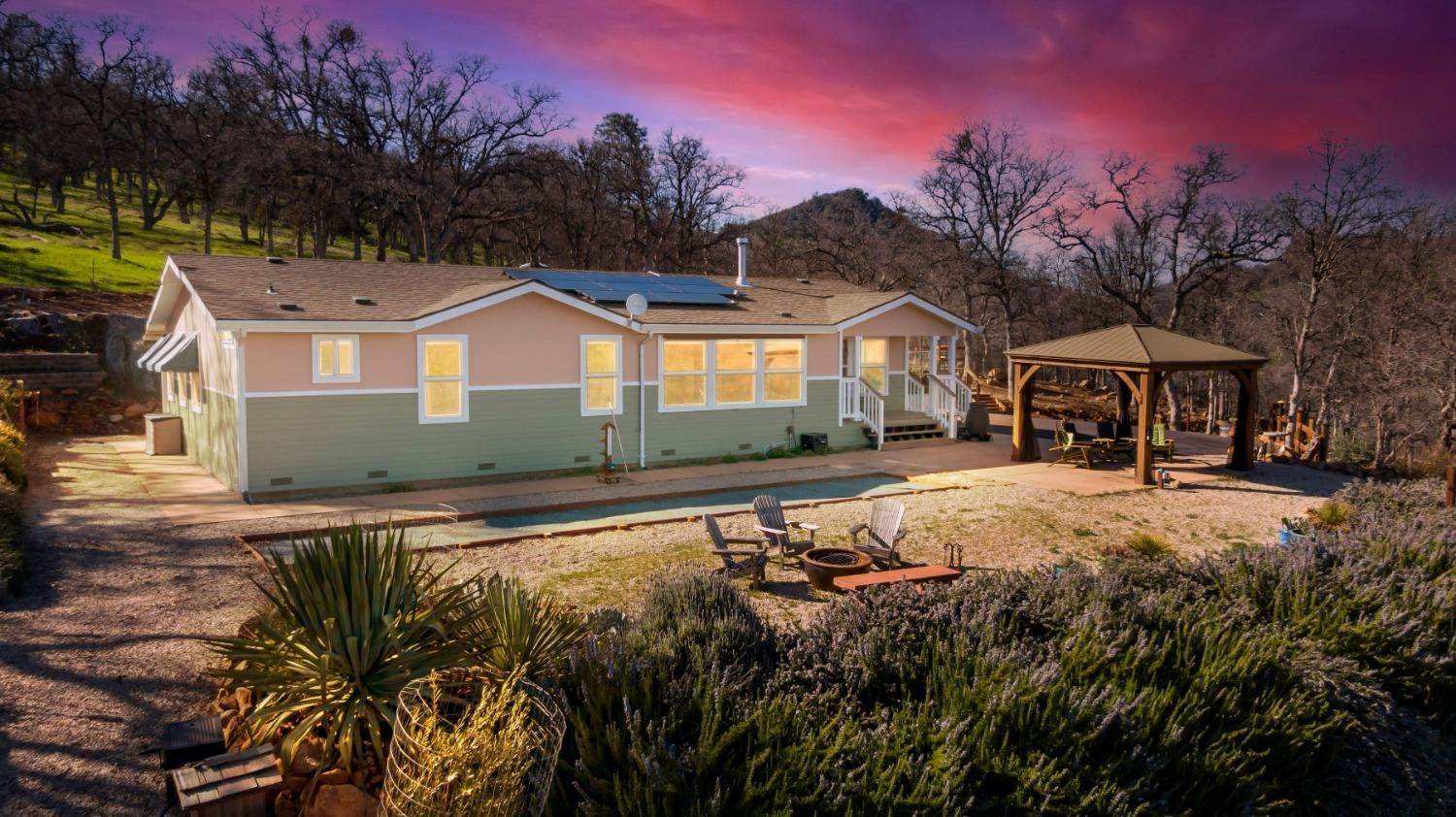 Single Family Homes 为 销售 在 6640 Tapadero Street Angels Camp, 加利福尼亚州 95222 美国