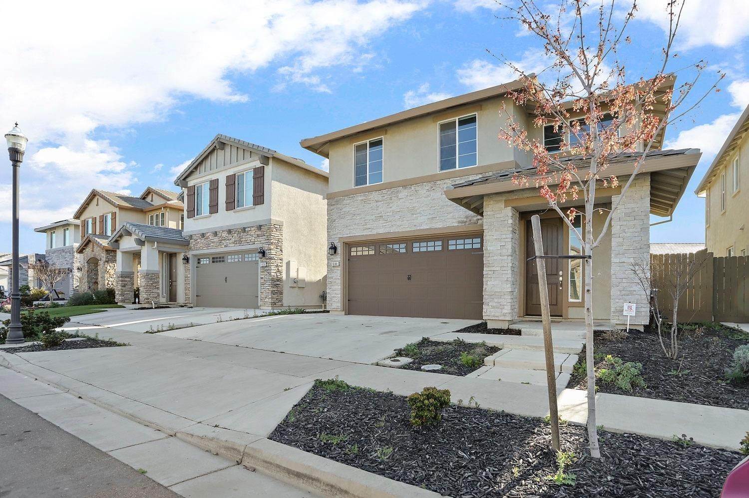 5. Single Family Homes for Active at 1844 Larkspur Lane Lodi, California 95242 United States
