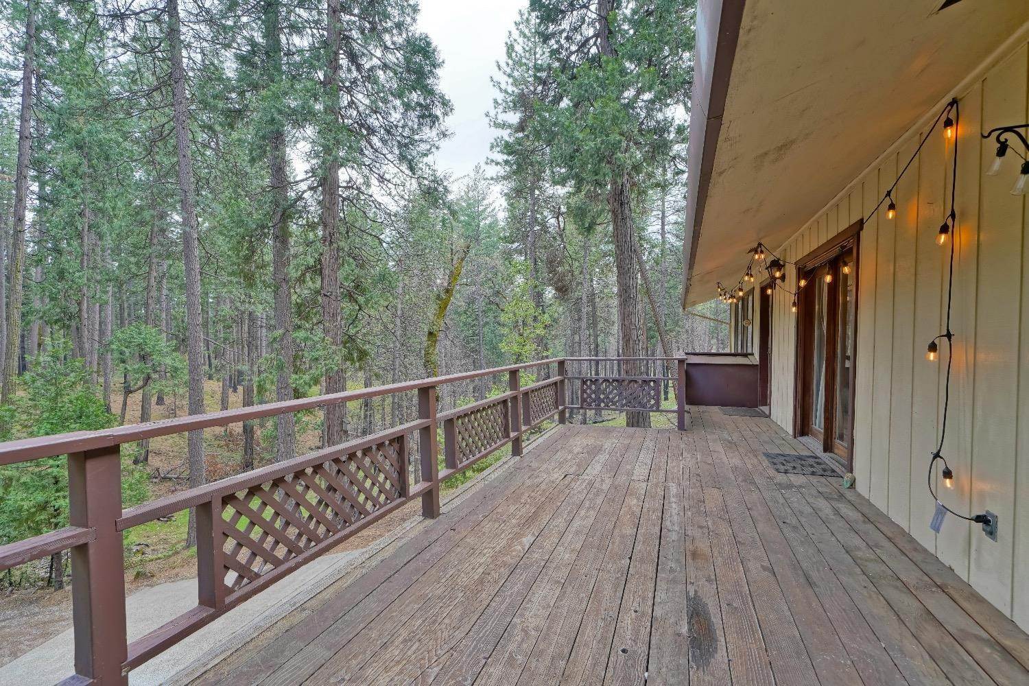 37. Single Family Homes for Active at 5340 Buckhorn Road Pollock Pines, California 95726 United States