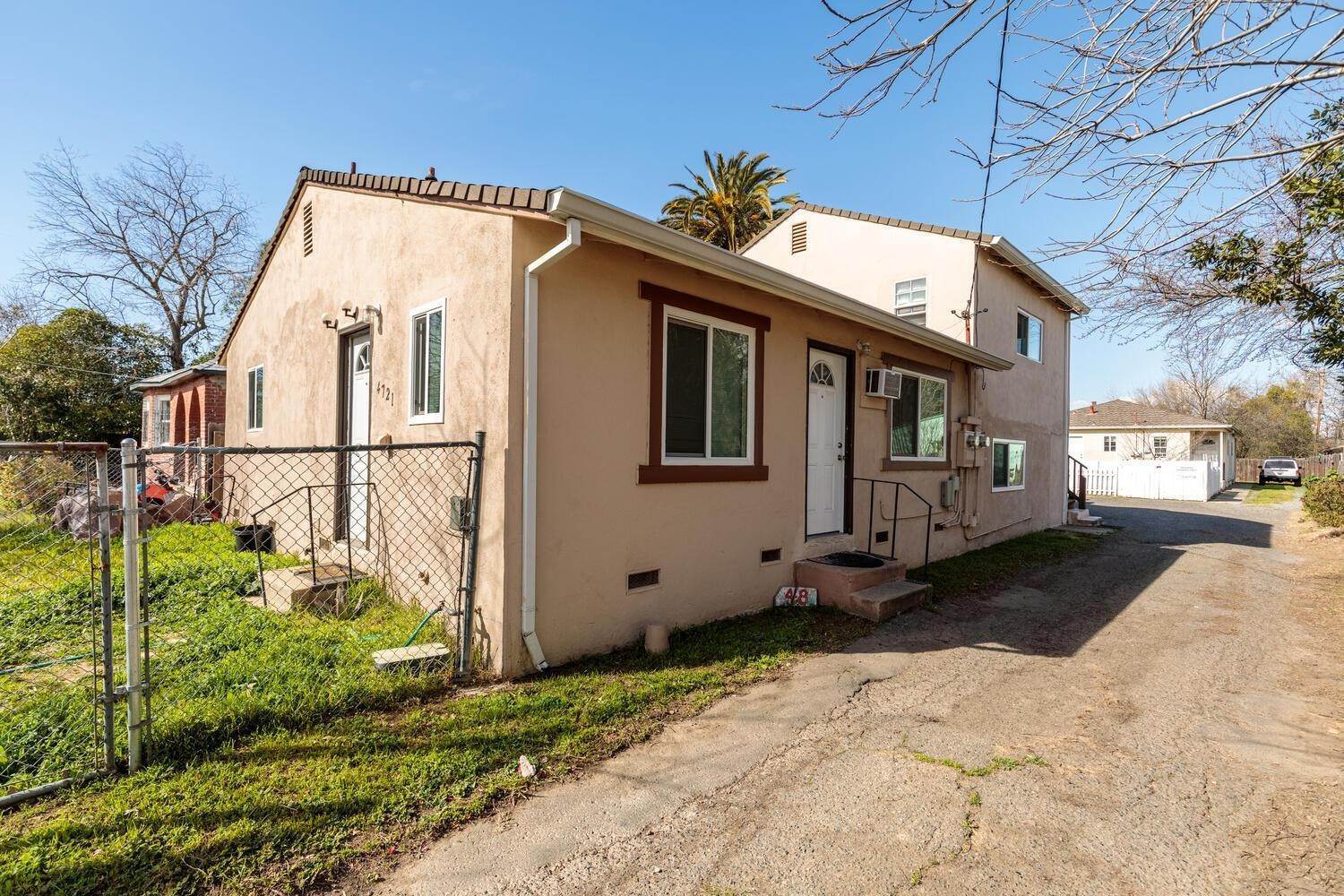 3. Single Family Homes for Active at 4721 Roosevelt Avenue Sacramento, California 95820 United States