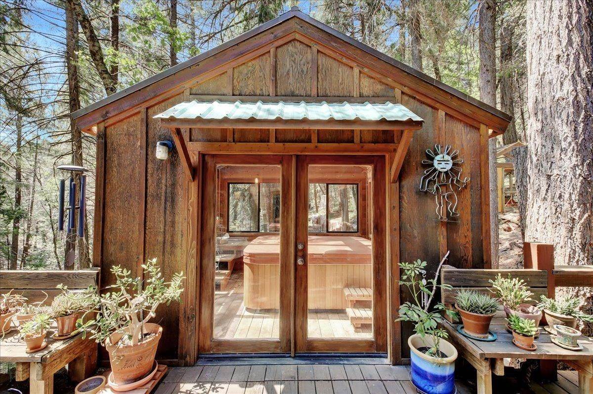 47. Single Family Homes for Active at 11344 Scotts Flat Dam Road Nevada City, California 95959 United States
