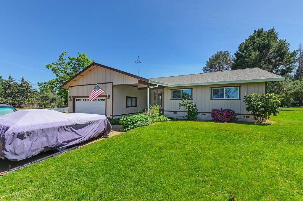 4. Single Family Homes for Active at 840 Blitz Lane Auburn, California 95603 United States