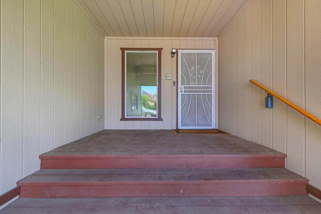 10. Single Family Homes for Active at 840 Blitz Lane Auburn, California 95603 United States