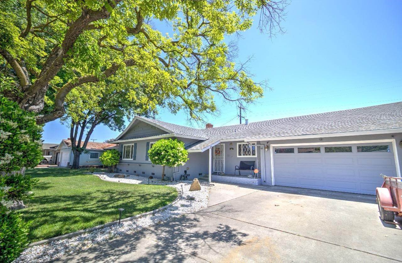 2. Single Family Homes for Active at 310 E Canterbury Stockton, California 95207 United States