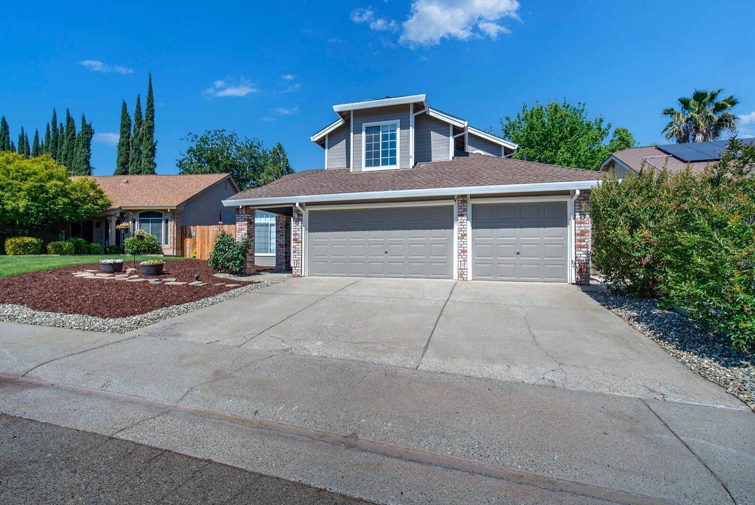 33. Single Family Homes for Active at 8621 Dixie Canyon Court Antelope, California 95843 United States